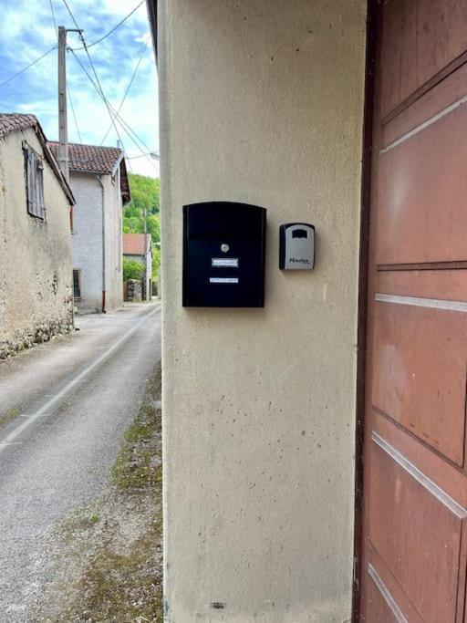 La Petite Ourse Maison De Village A Oust Extérieur photo