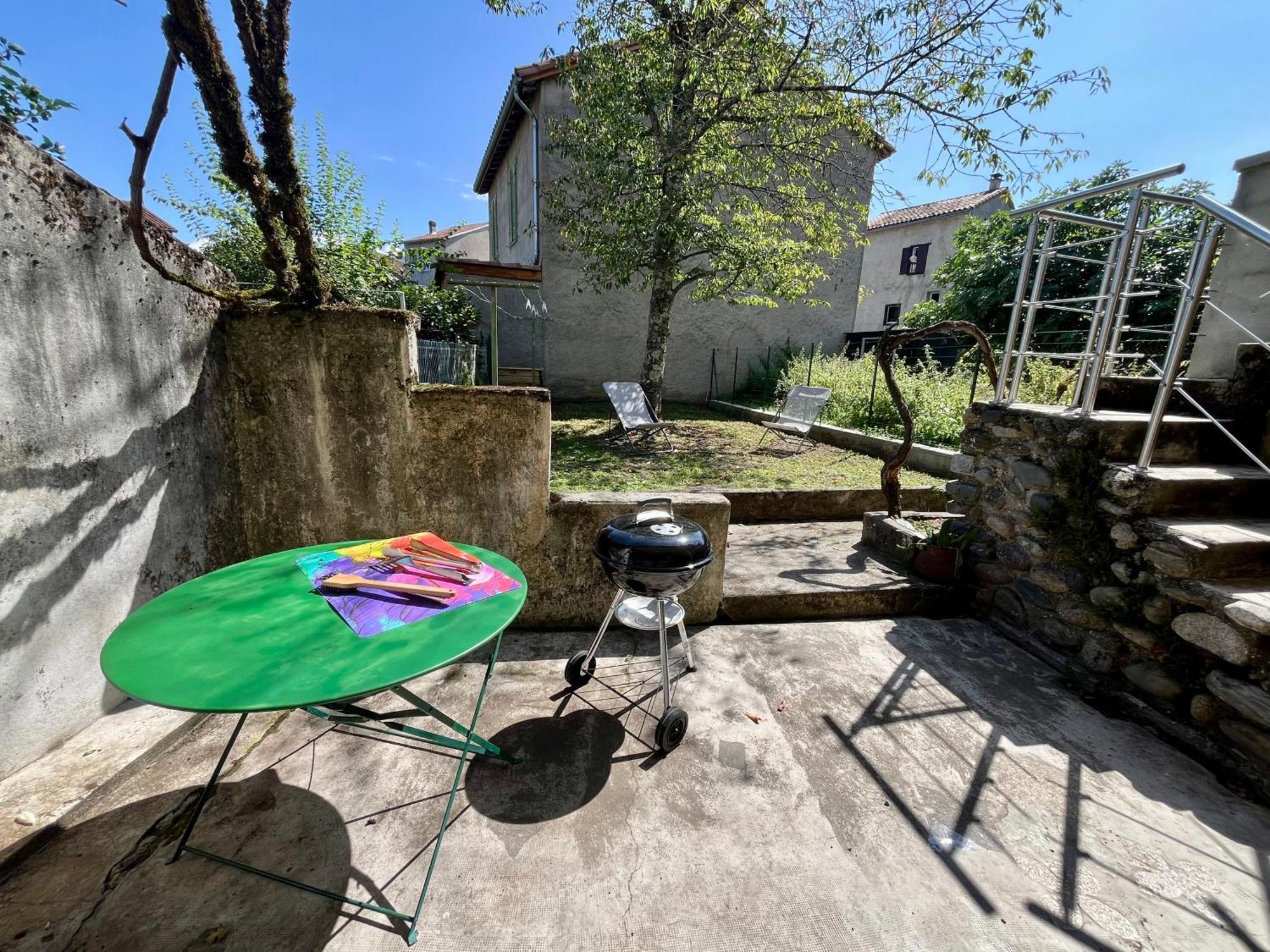 La Petite Ourse Maison De Village A Oust Extérieur photo