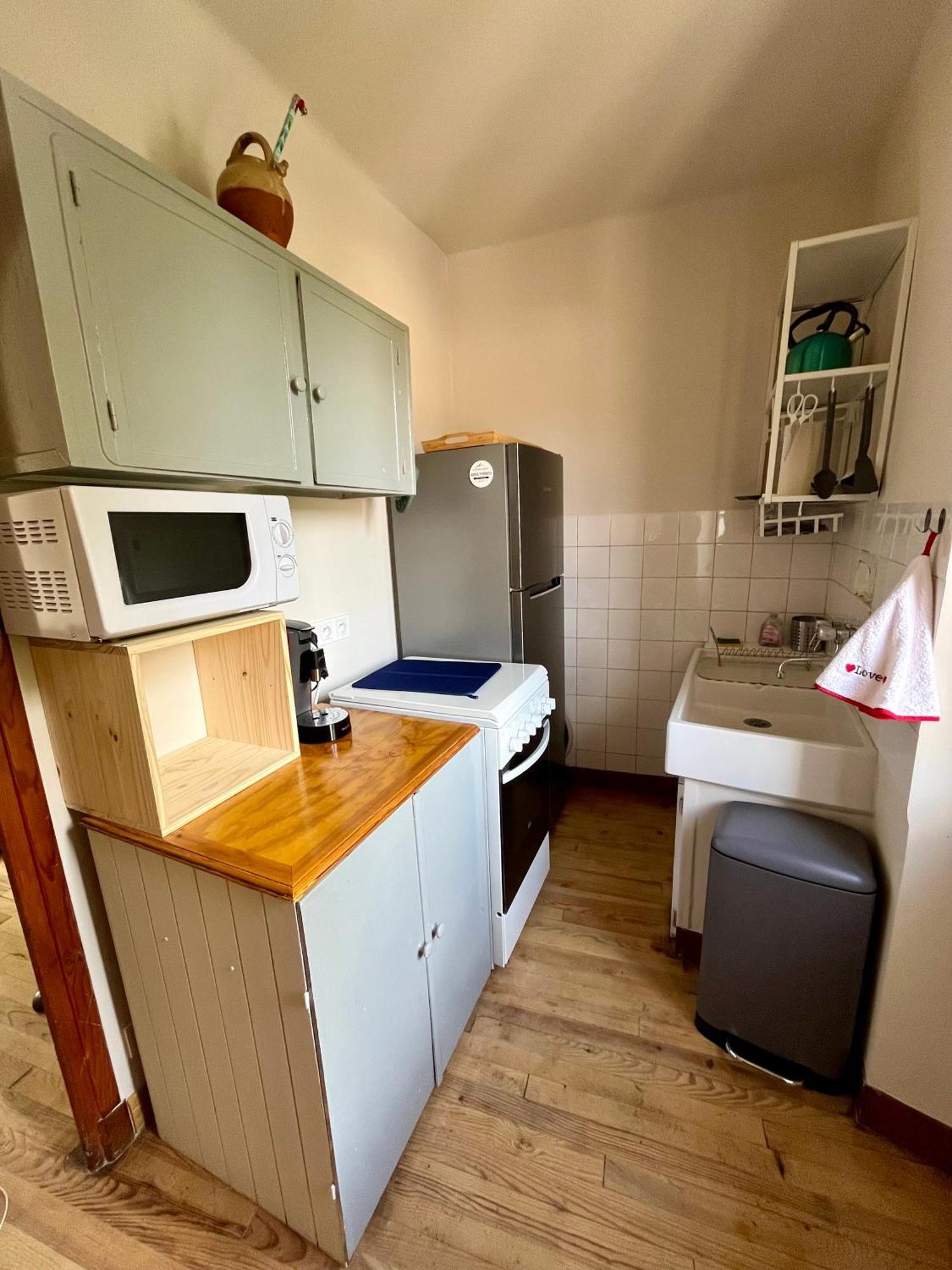 La Petite Ourse Maison De Village A Oust Extérieur photo